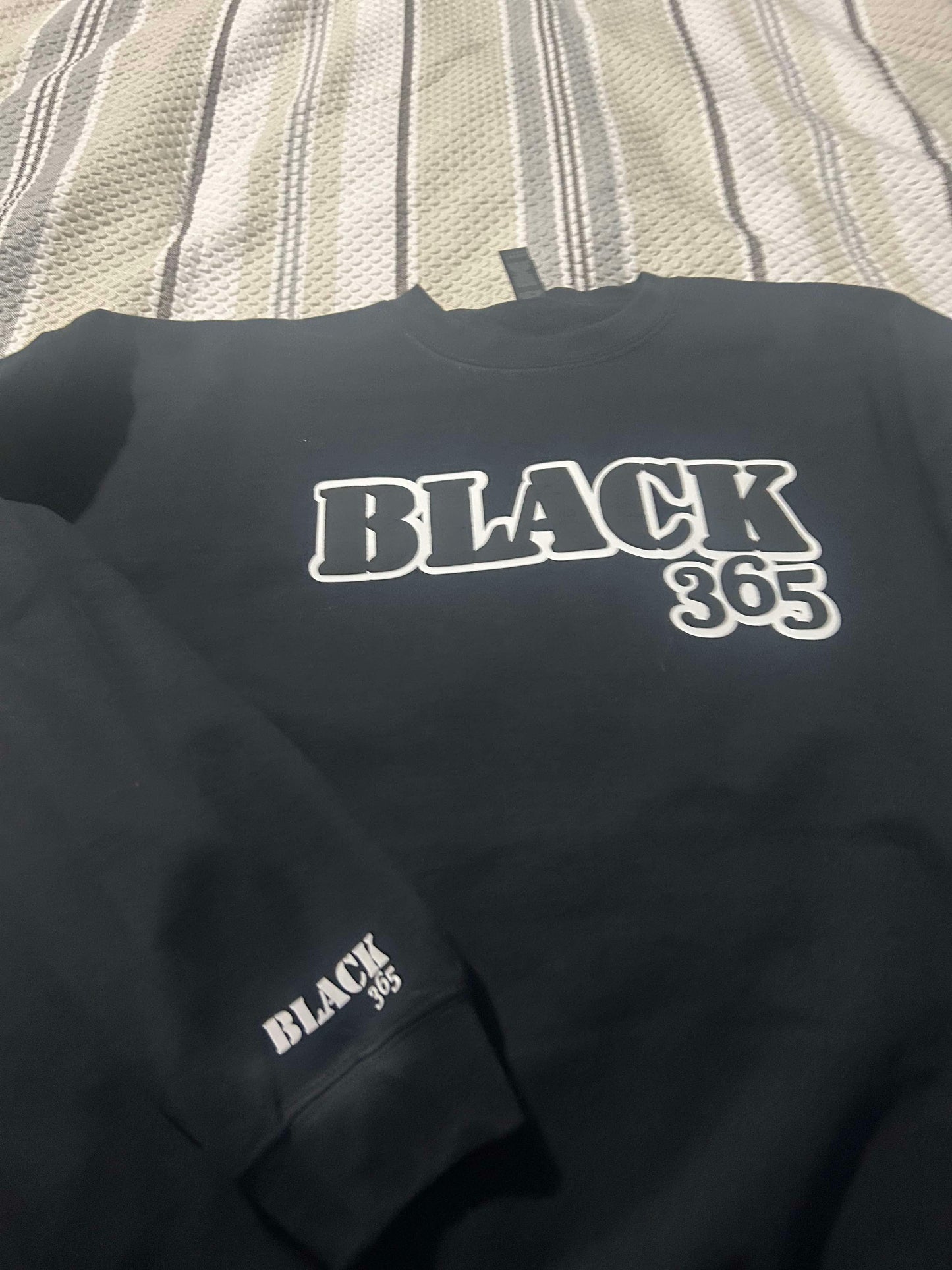 Black 365 - Sweatshirt Puff Lettered
