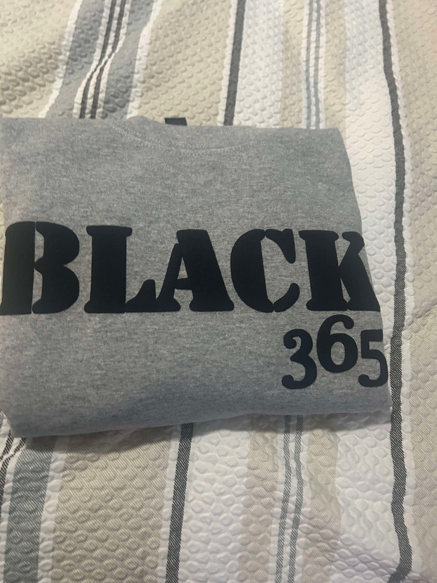 Black 365 - Sweatshirt Puff Lettered